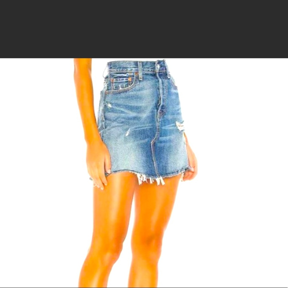 Levi’s  distressed denim skirts size 27